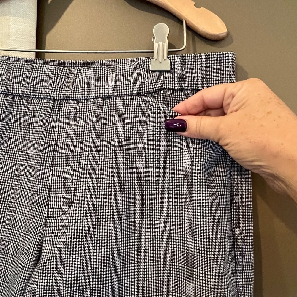 Lands' End Women's Plaid Black & White Cropped Cotton Blend, Mid Rise Size 6